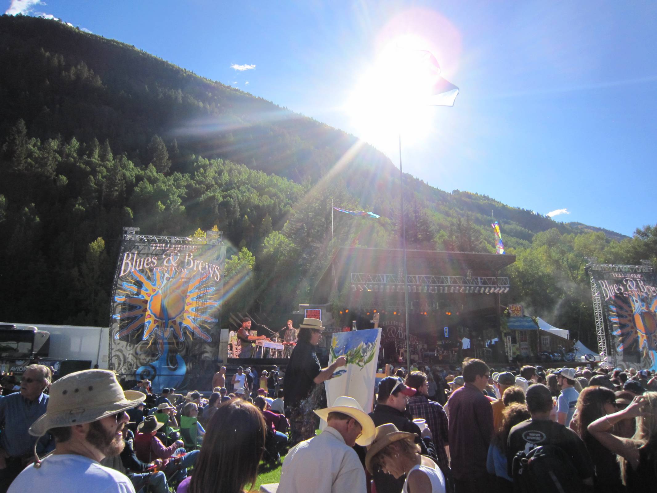 Scramble Campbell painting live at the Telluride Blues & Brews Festival