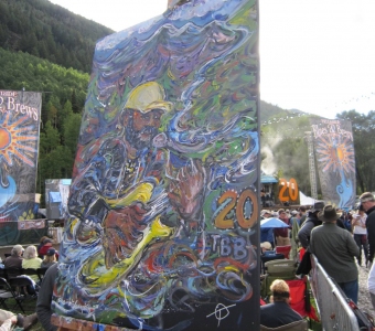 Scramble Campbell live painting at the Telluride Blues & Brews Festival